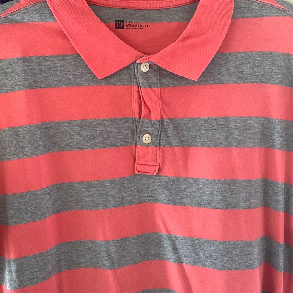 Collared short sleeve shirt. GAP XXL